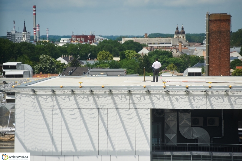 Helikopter leszálló a kórházban - fotó Szarka Lajos