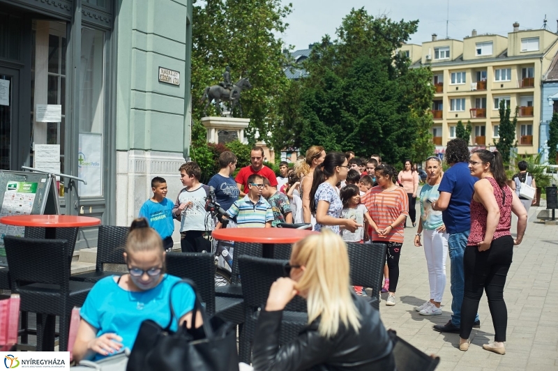 Gyereknapi fagyi a Bárczysokkal - fotó Szarka Lajos