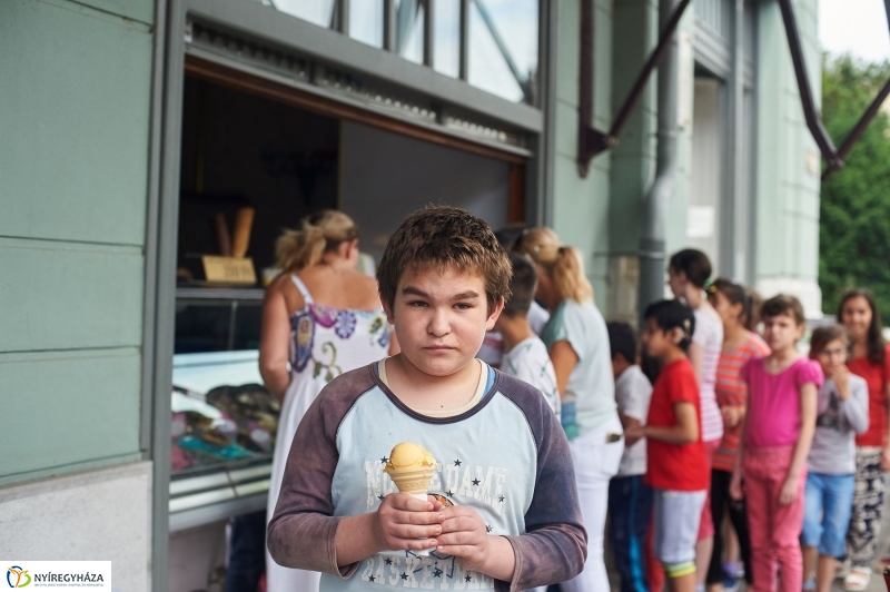 Gyereknapi fagyi a Bárczysokkal - fotó Szarka Lajos