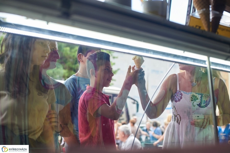 Gyereknapi fagyi a Bárczysokkal - fotó Szarka Lajos