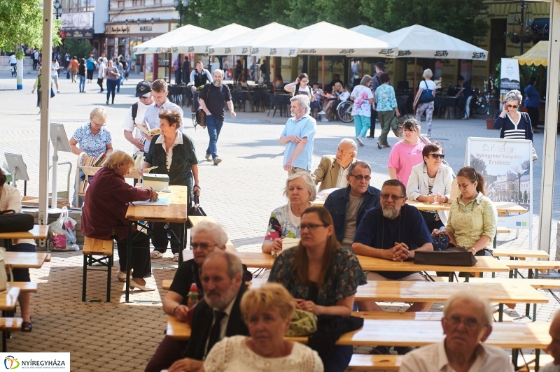 88. Ünnepi Könyvhét Nyíregyházán - fotó Szarka Lajos