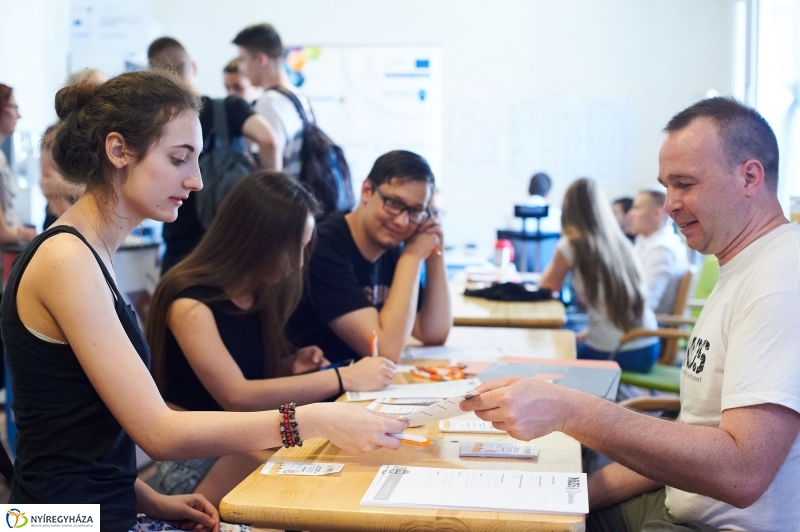 Diákmunka börze - fotó Szarka Lajos