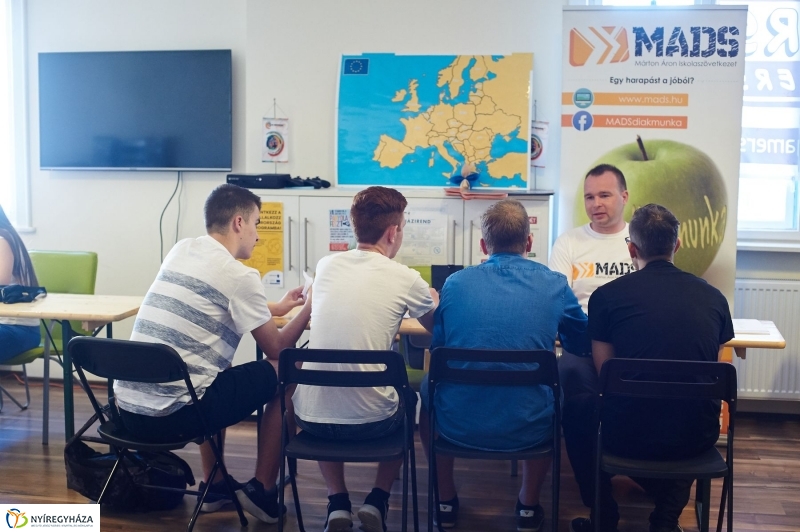 Diákmunka börze - fotó Szarka Lajos