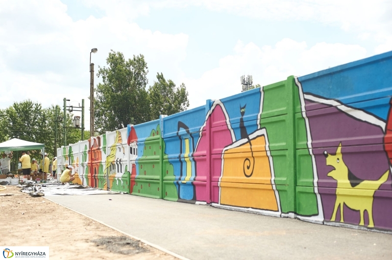 Művészi festés a piacon - fotó Szarka Lajos