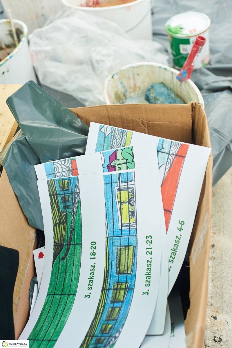 Művészi festés a piacon - fotó Szarka Lajos