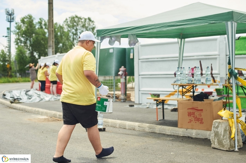 Művészi festés a piacon - fotó Szarka Lajos