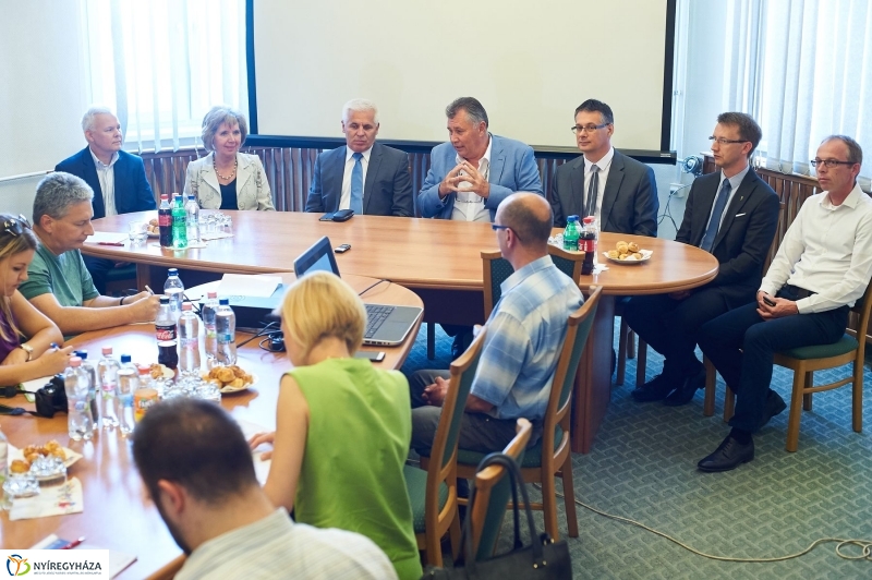 Informatikai sajtótájékoztató a kórházban - fotó Szarka Lajos