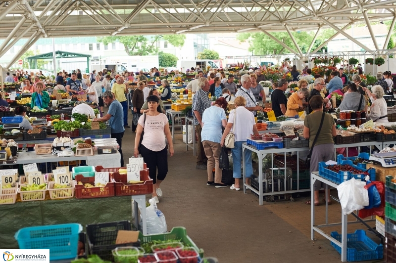 Piac szépségverseny és új parkolók - fotó Szarka Lajos