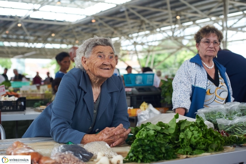 Piac szépségverseny és új parkolók - fotó Szarka Lajos