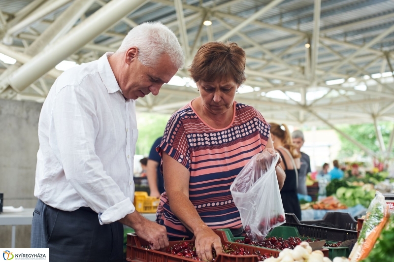 Piac szépségverseny és új parkolók - fotó Szarka Lajos