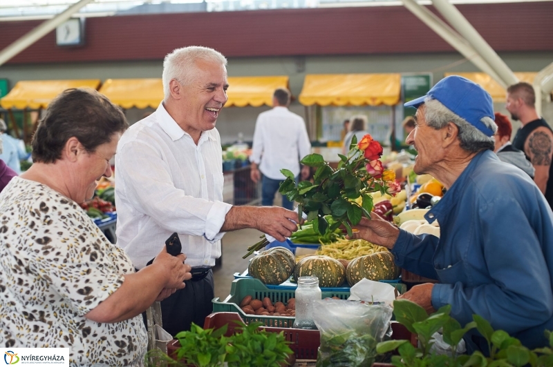 Piac szépségverseny és új parkolók - fotó Szarka Lajos