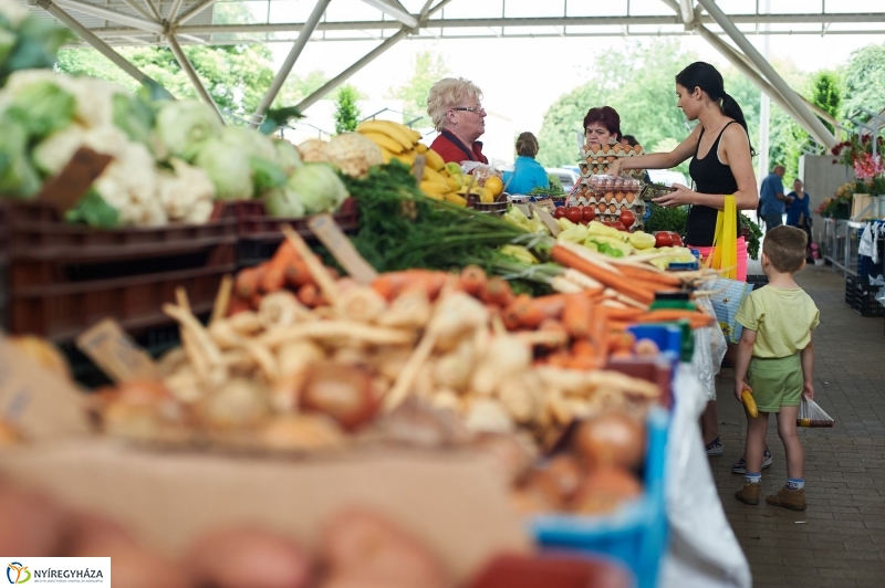 Piac szépségverseny és új parkolók - fotó Szarka Lajos