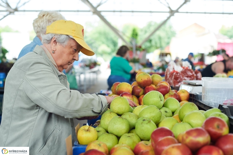 Piac szépségverseny és új parkolók - fotó Szarka Lajos