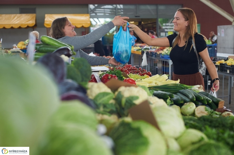 Piac szépségverseny és új parkolók - fotó Szarka Lajos
