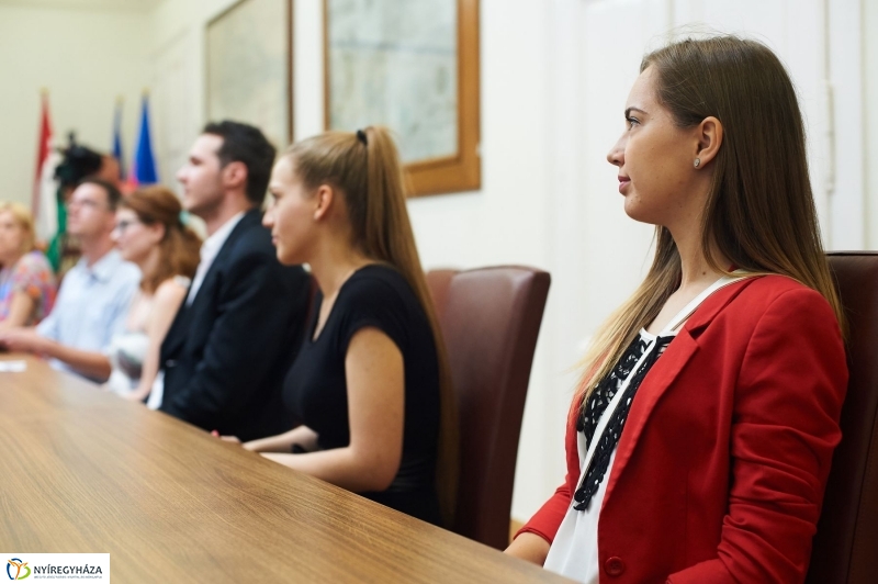 Támogatás rászoruló hallgatóknak - fotó Szarka Lajos