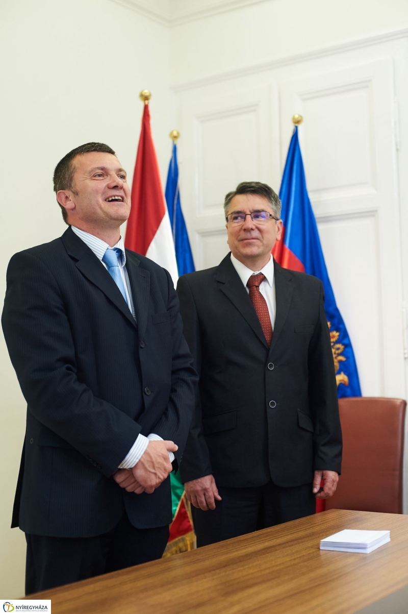 Támogatás rászoruló hallgatóknak - fotó Szarka Lajos