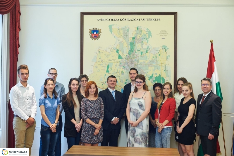 Támogatás rászoruló hallgatóknak - fotó Szarka Lajos