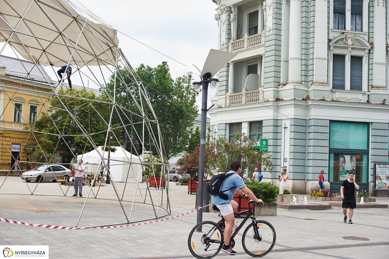 Készülődés a bringa fesztiválra - fotó Szarka Lajos