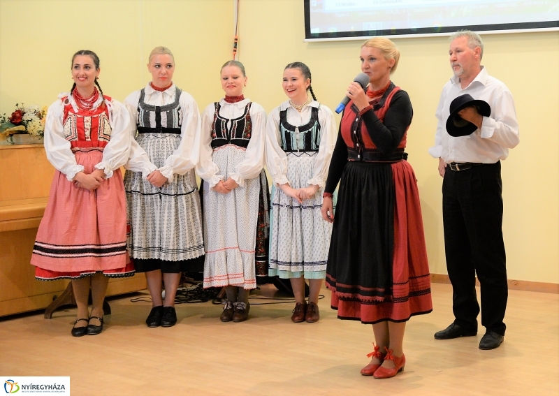 A Szabolcs Néptáncegyüttes bemutatkozása az Értékes Esték sorozatban