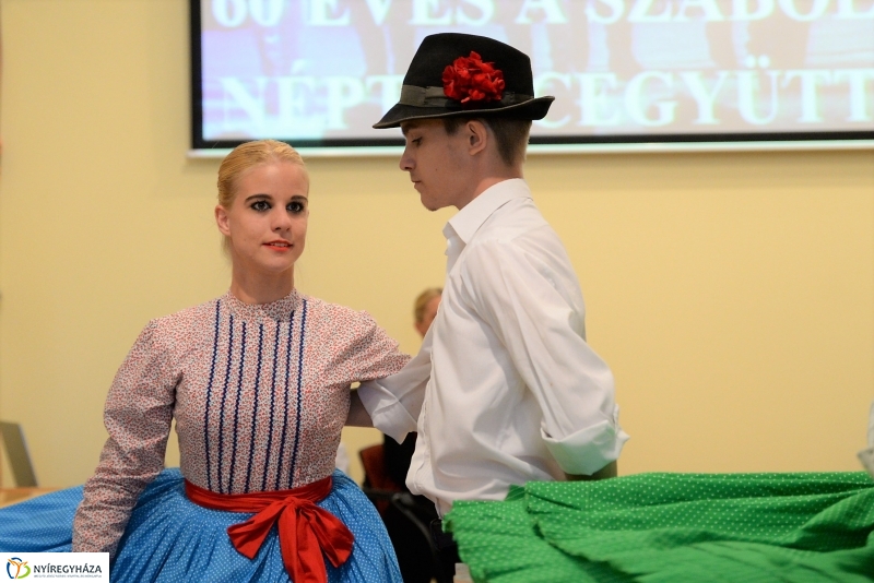 A Szabolcs Néptáncegyüttes bemutatkozása az Értékes Esték sorozatban