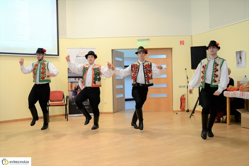 A Szabolcs Néptáncegyüttes bemutatkozása az Értékes Esték sorozatban