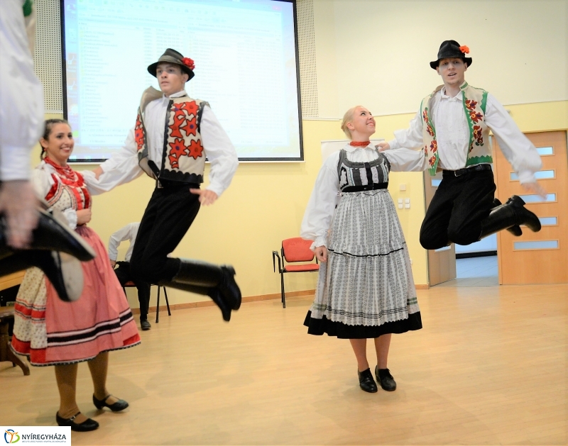 A Szabolcs Néptáncegyüttes bemutatkozása az Értékes Esték sorozatban