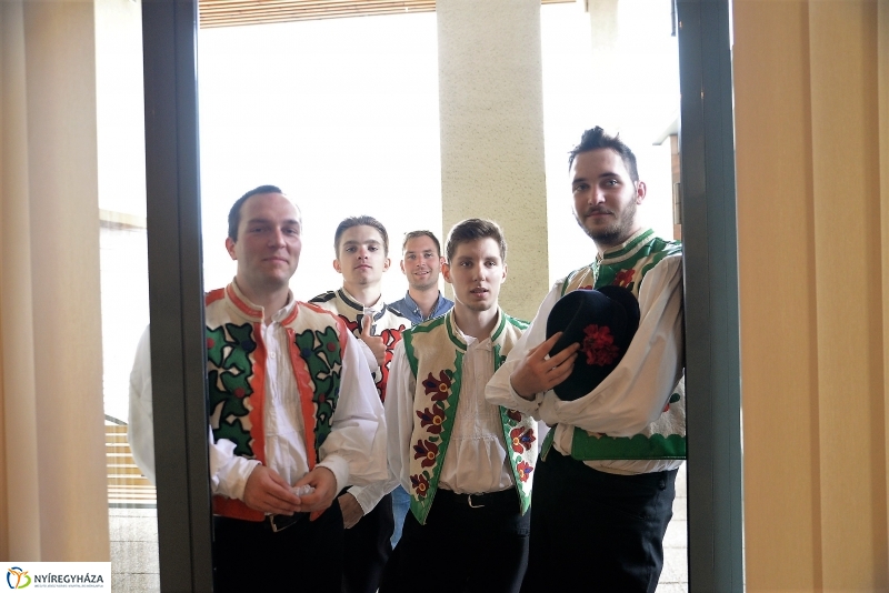 A Szabolcs Néptáncegyüttes bemutatkozása az Értékes Esték sorozatban