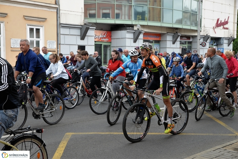 Elrajtolt a Vidám Kerekezés