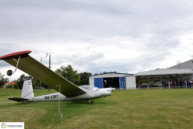 Repülőgép hangár átadás