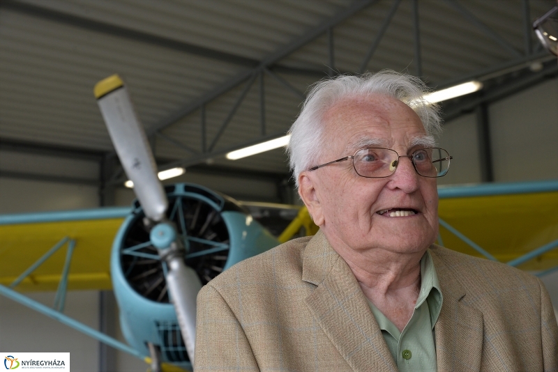 Repülőgép hangár átadás