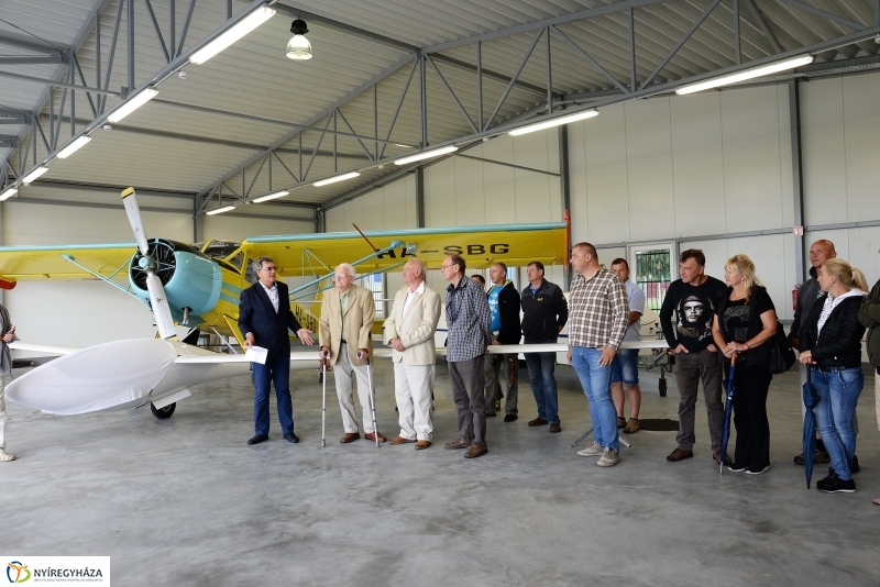 Repülőgép hangár átadás