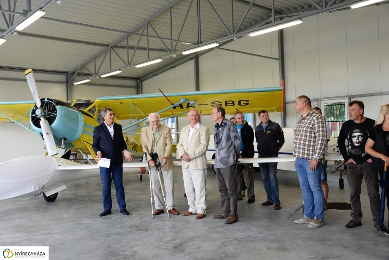 Repülőgép hangár átadás