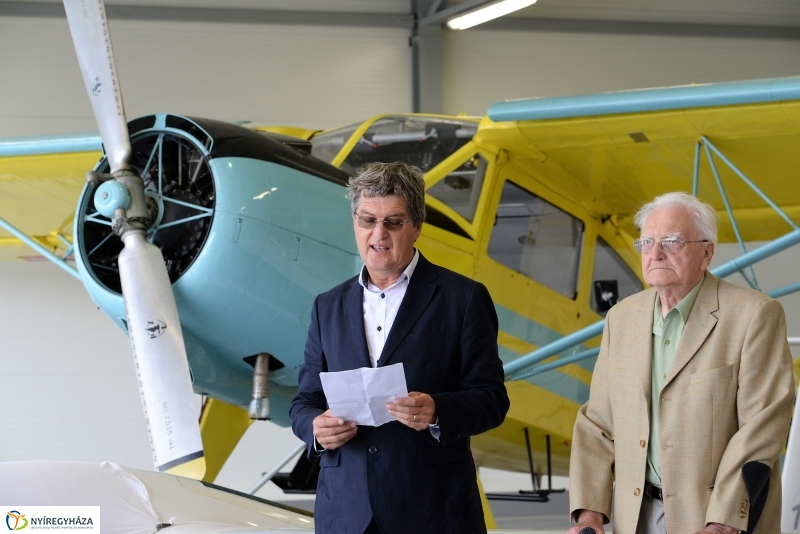 Repülőgép hangár átadás