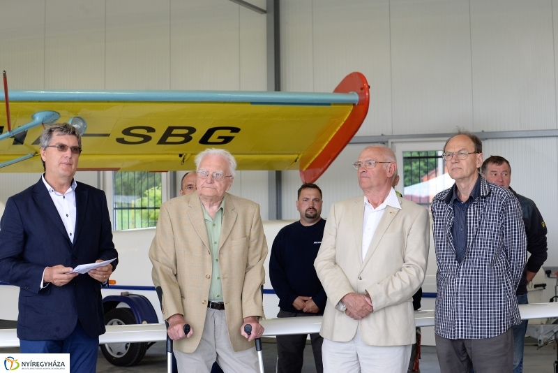 Repülőgép hangár átadás