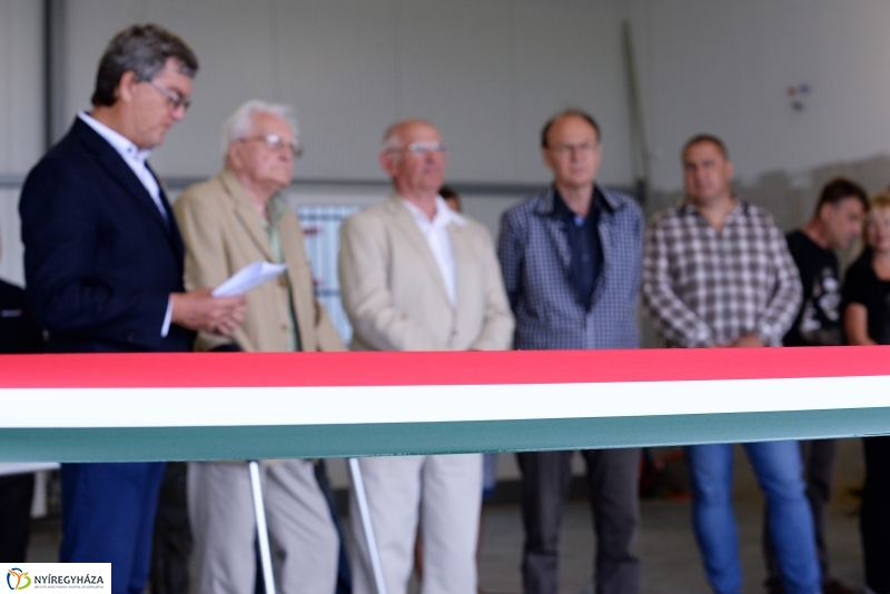 Repülőgép hangár átadás