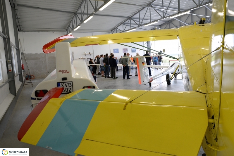 Repülőgép hangár átadás