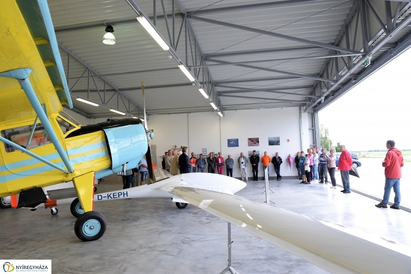 Repülőgép hangár átadás