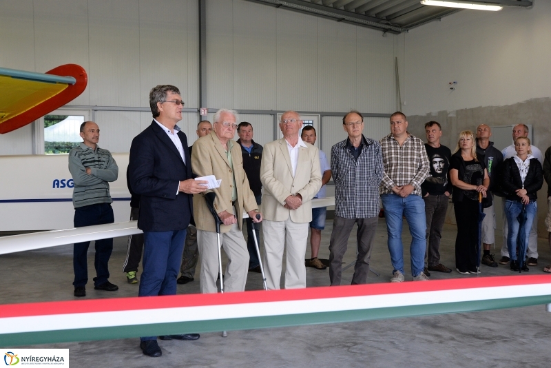 Repülőgép hangár átadás