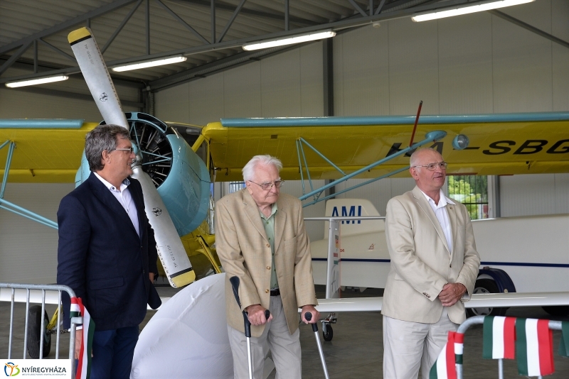 Repülőgép hangár átadás