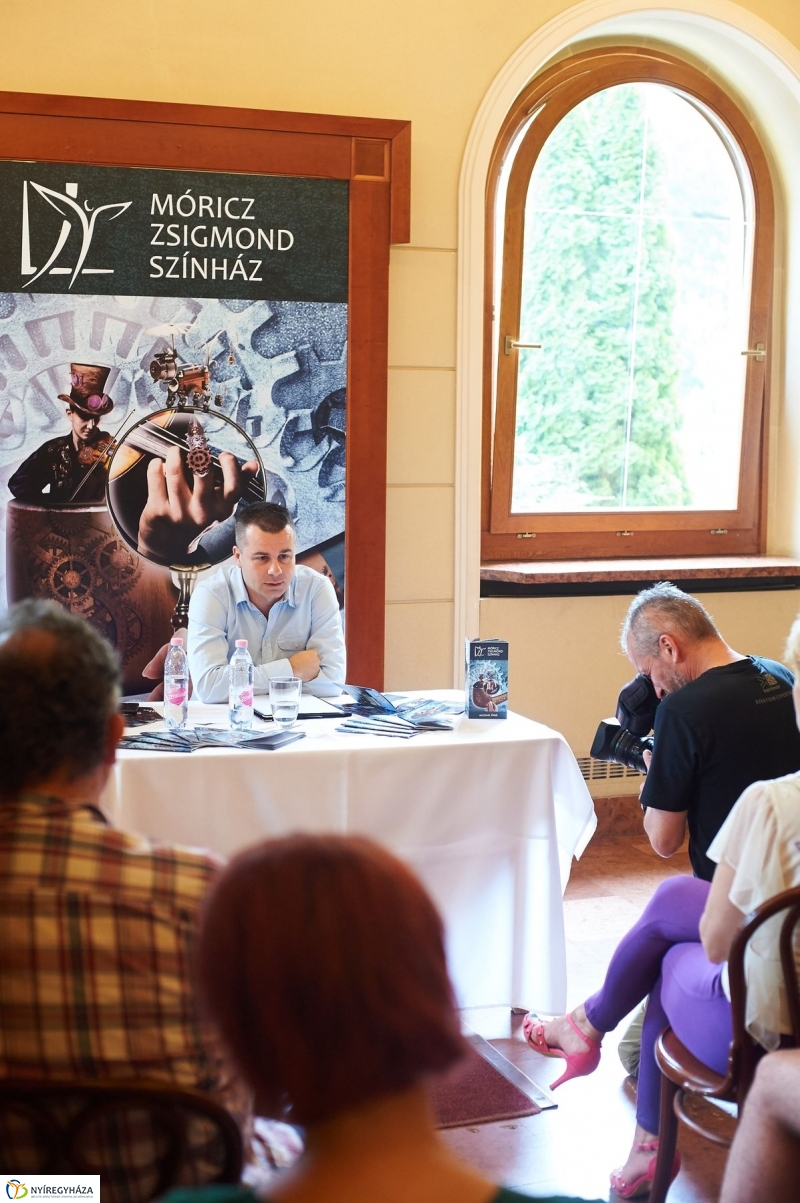 Színházi évad sajtótájékoztató - fotó Szarka Lajos