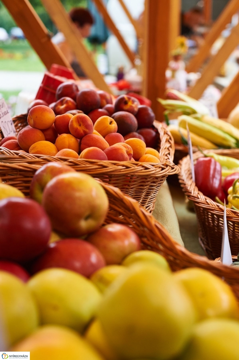 Megnyitott a Sóstói Piac - fotó Szarka Lajos