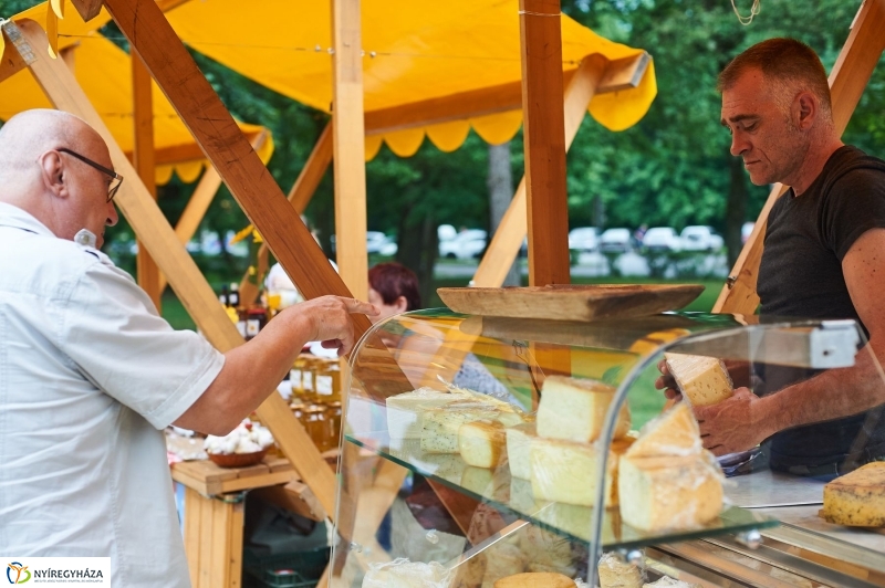 Megnyitott a Sóstói Piac - fotó Szarka Lajos