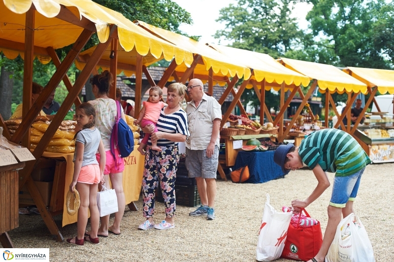 Megnyitott a Sóstói Piac - fotó Szarka Lajos