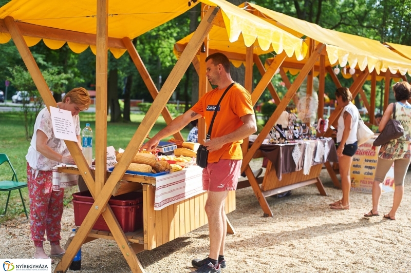 Megnyitott a Sóstói Piac - fotó Szarka Lajos