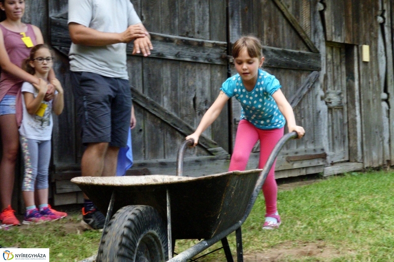 Nyári tábor a múzeumfaluban - fotó Szarka Lajos