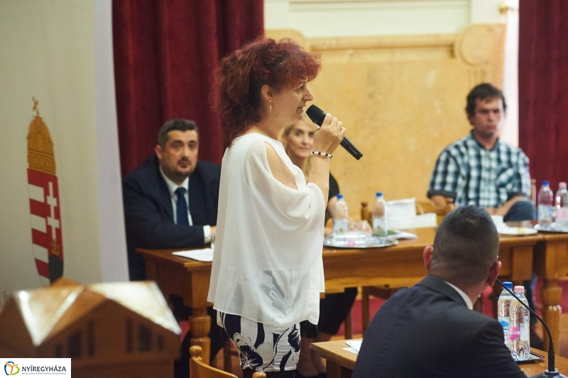 Életmentő eszközök a Kormányablakokban - fotó Szarka Lajos