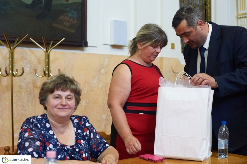 Életmentő eszközök a Kormányablakokban - fotó Szarka Lajos