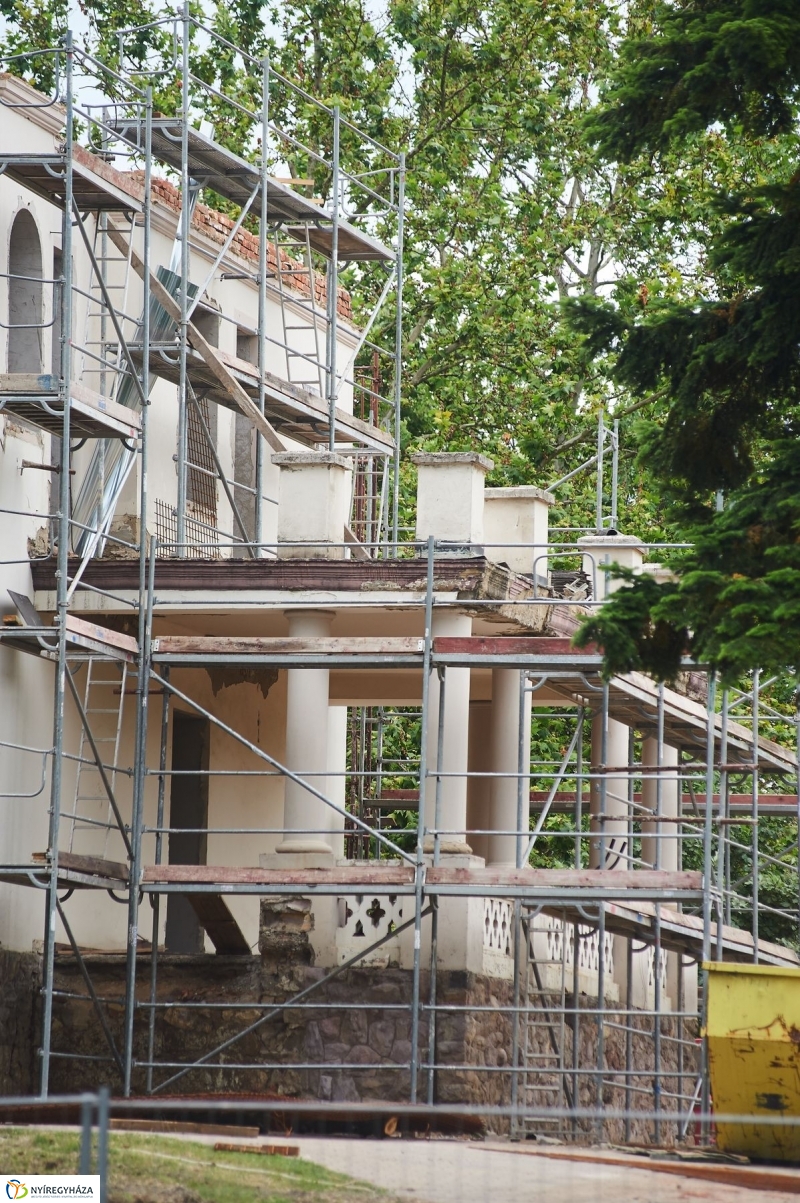 Felújítás a Bencs Villában - fotó Szarka Lajos