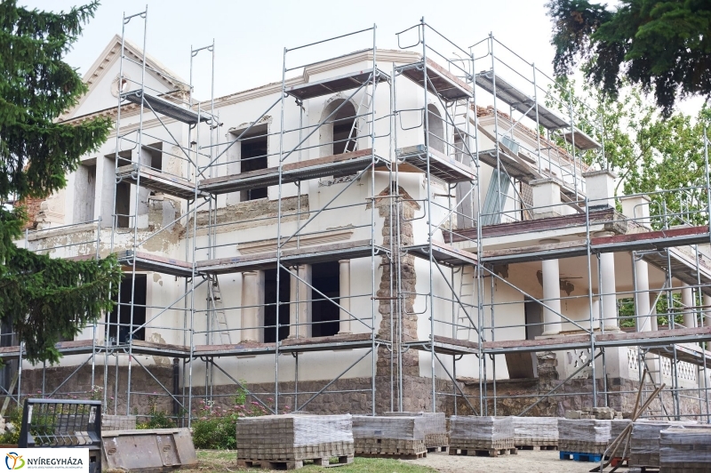 Felújítás a Bencs Villában - fotó Szarka Lajos