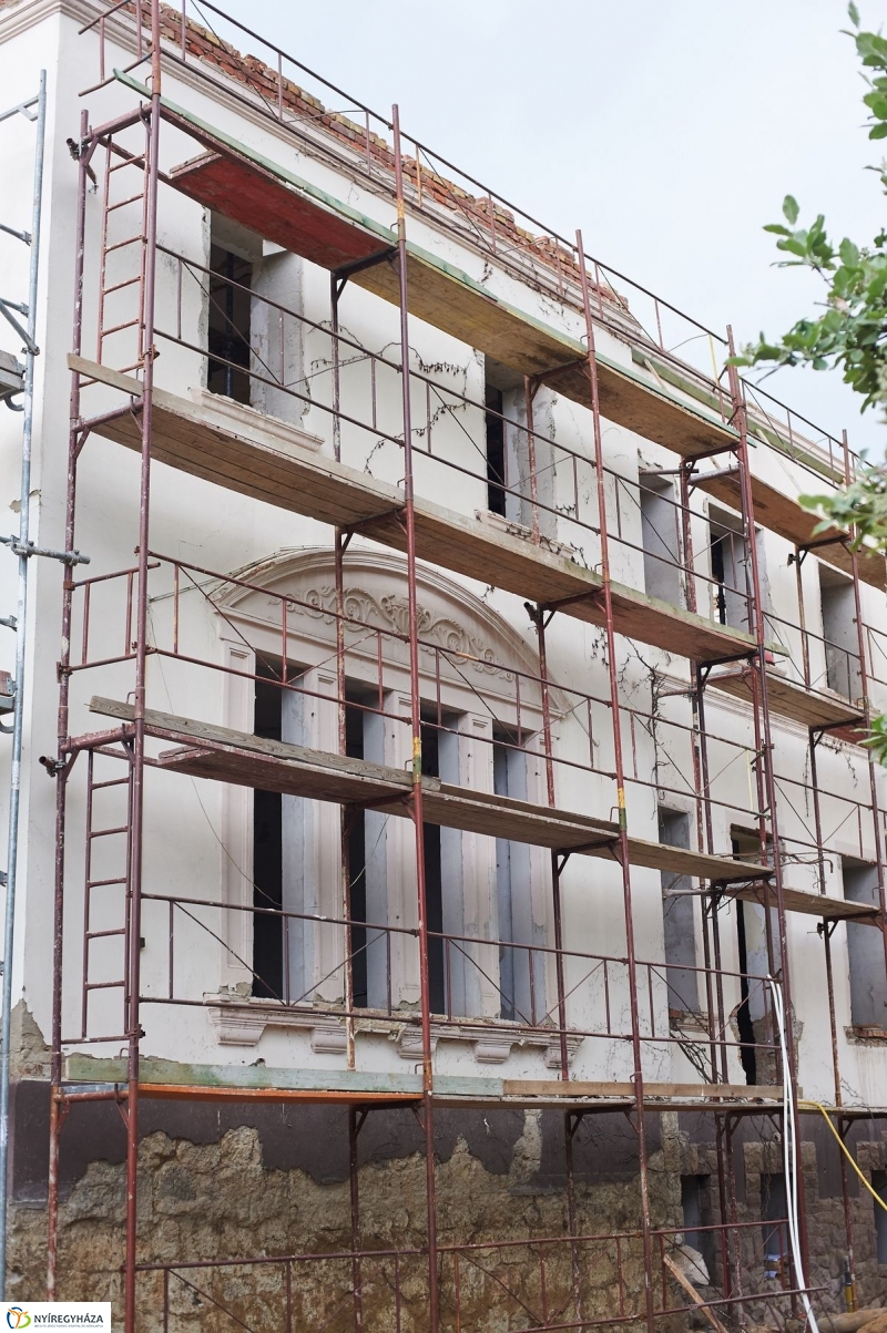 Felújítás a Bencs Villában - fotó Szarka Lajos